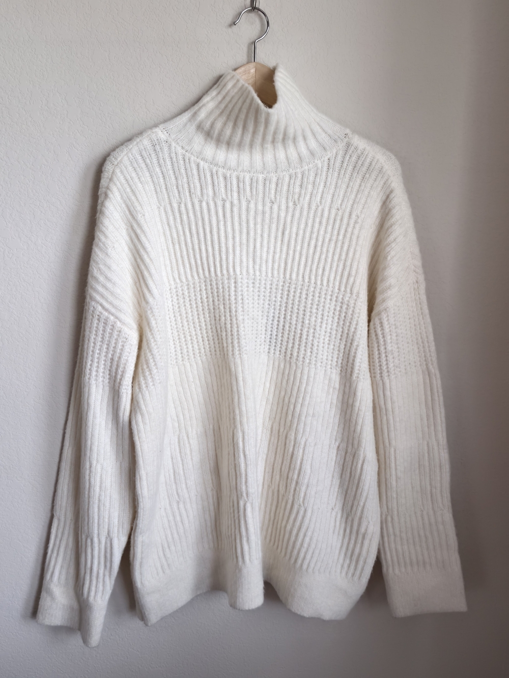 Universal Thread Cream Texture Knit Turtleneck Sweater NWT M